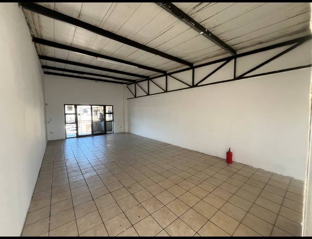 60M² BUSINESS TO LET IN PARKLANDS